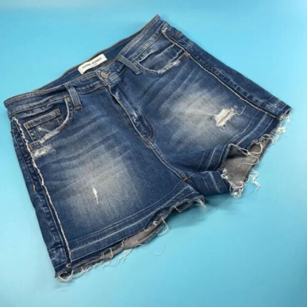 Flying Monkey Women’s Blue Belt Loop Fly Zip Distressed Jeans Shorts Size 30